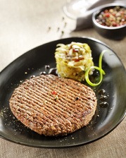 Bifteck haché et fondue de poireaux à la sauce soja