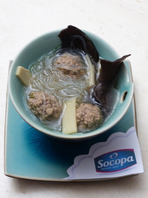 Bouillon de boulettes de boeuf