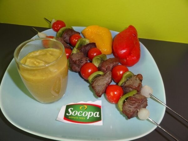 Brochettes boeuf mariné aux 3 poivres et légumes, caviar d’aubergine et poivrons