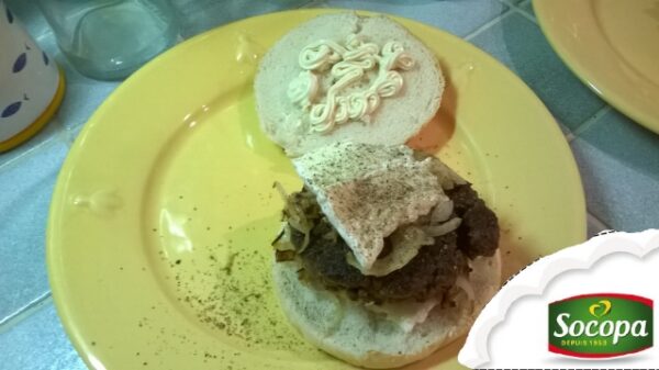 Hamburger au camembert de Normandie