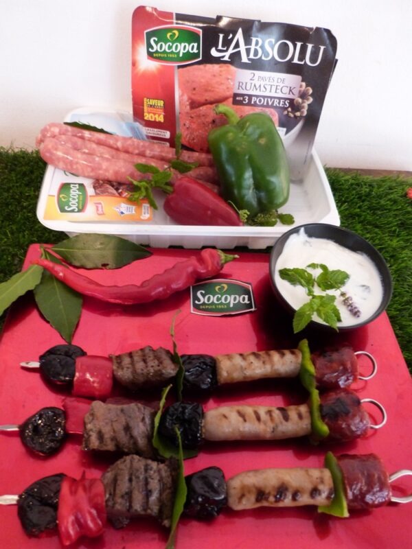 Mixed grill rumsteck & chipolata au chorizo et pruneaux, sauce fraîche menthe yaourt