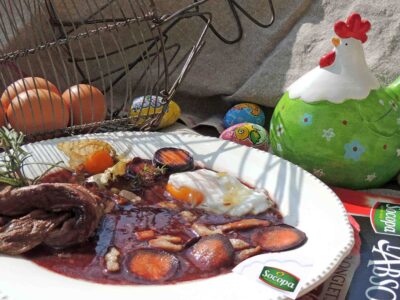 Onglet plié et son oeuf de Pâques Meurette, éclats de chocolat