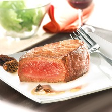 Pavé de boeuf sauce aux Morilles accompagné de petits gnocchis ronds à l’ail