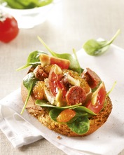 Tartine gourmande aux merguez tunisiennes et aux pousses d’épinards
