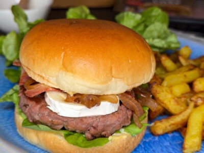 Burger du Chef, chèvre, miel et oignons